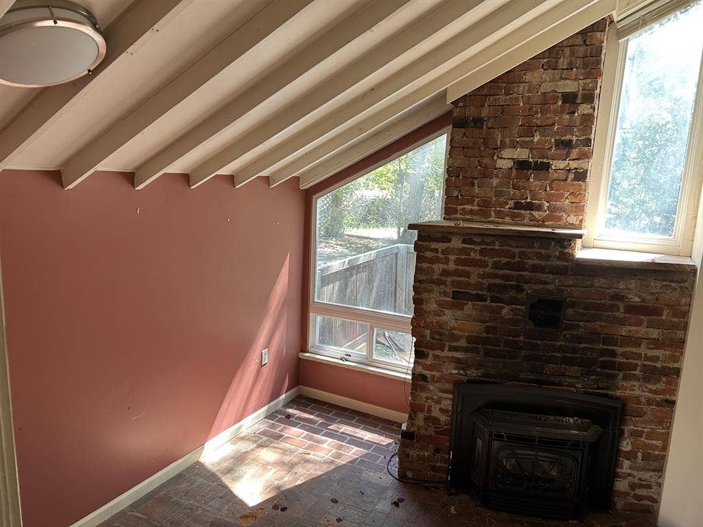 3Bed/1bath home on Boulder Creek.