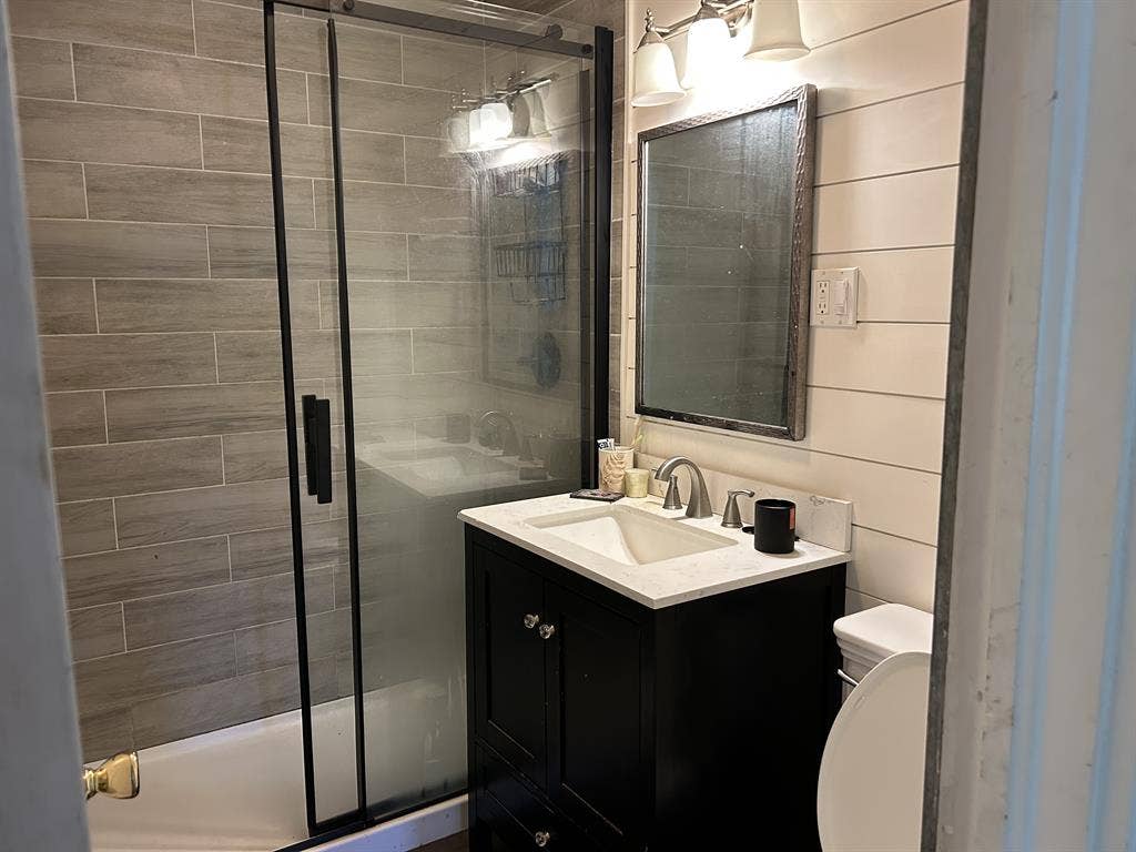 3Bed/1bath home on Boulder Creek.