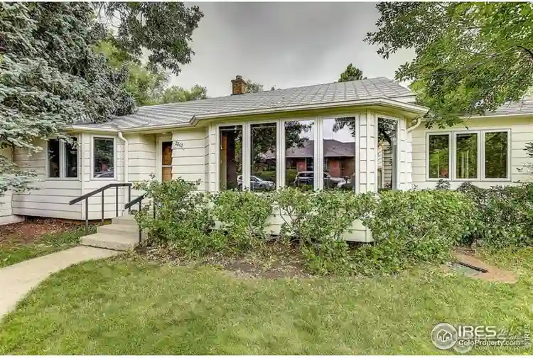 3Bed/1bath home on Boulder Creek.