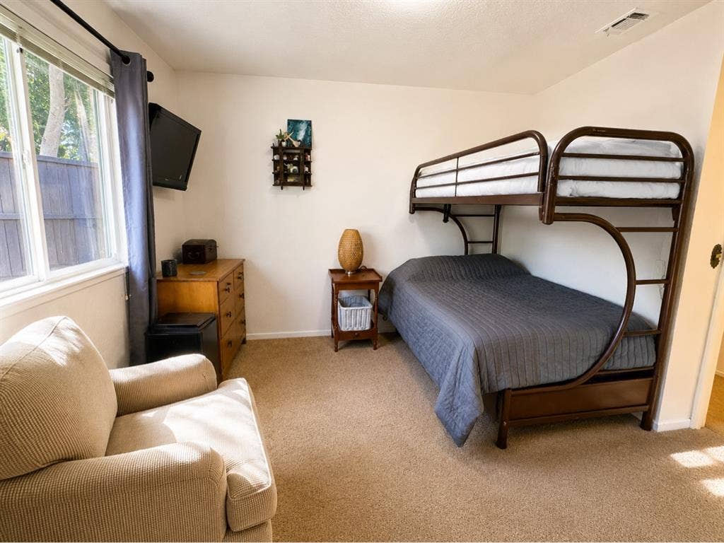 Furnished room for rent
