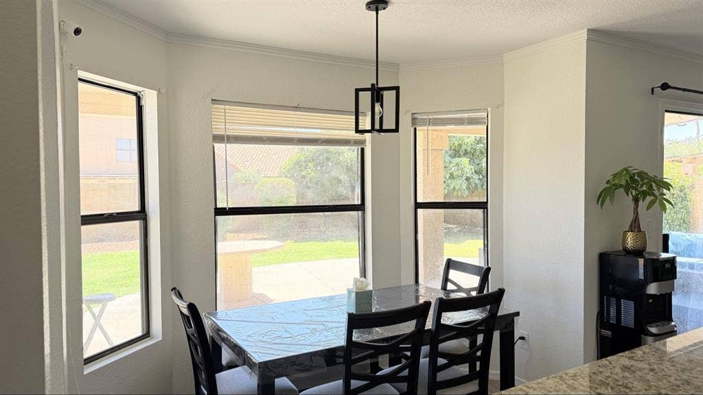 Looking for a female roomate