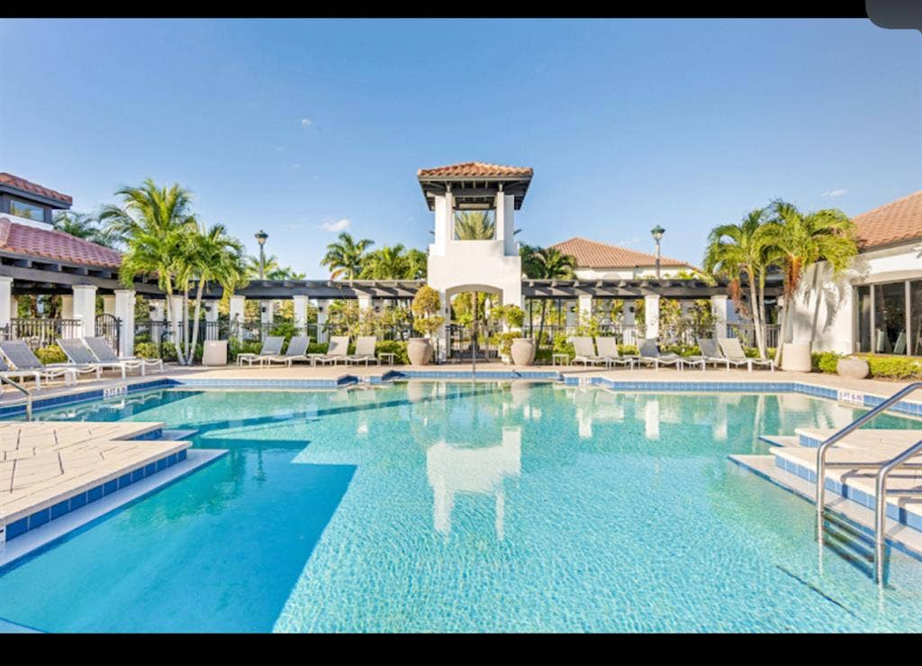 Delray Roomate