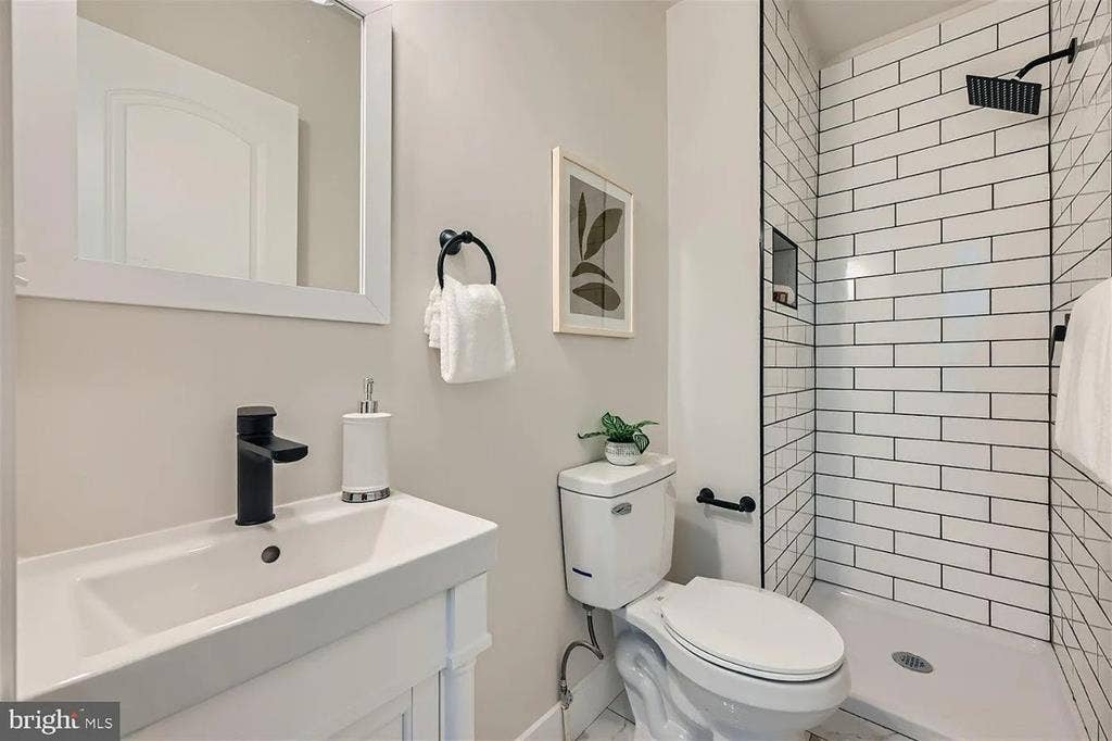 Private Room Private Bath Canton