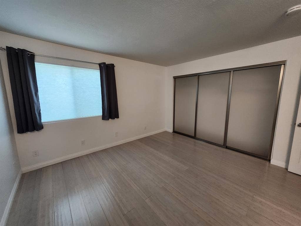 Master Bedroom w/private bath in HB