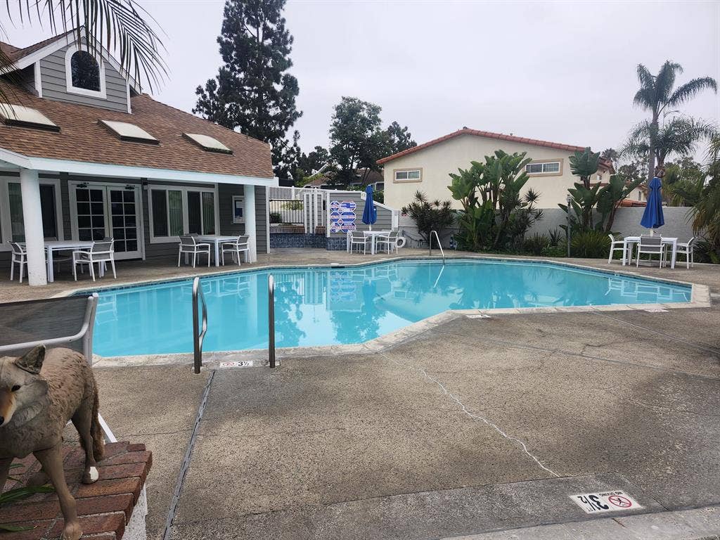 Master Bedroom w/private bath in HB