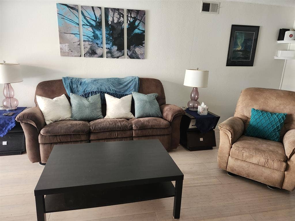 Master Bedroom w/private bath in HB