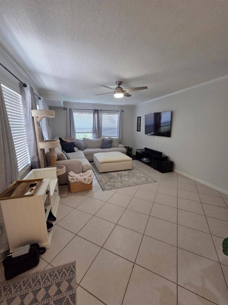 Room for rent!