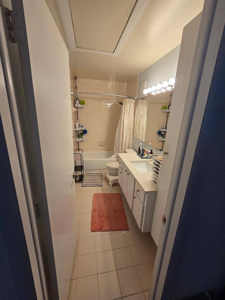 Room for rent!