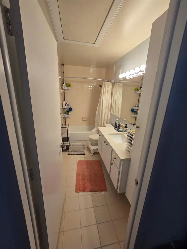 Room for rent!