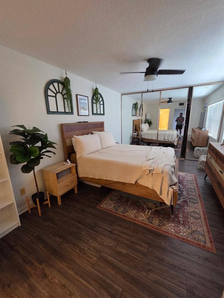 Room for rent!