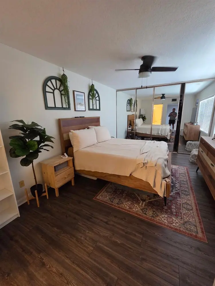 Room for rent!