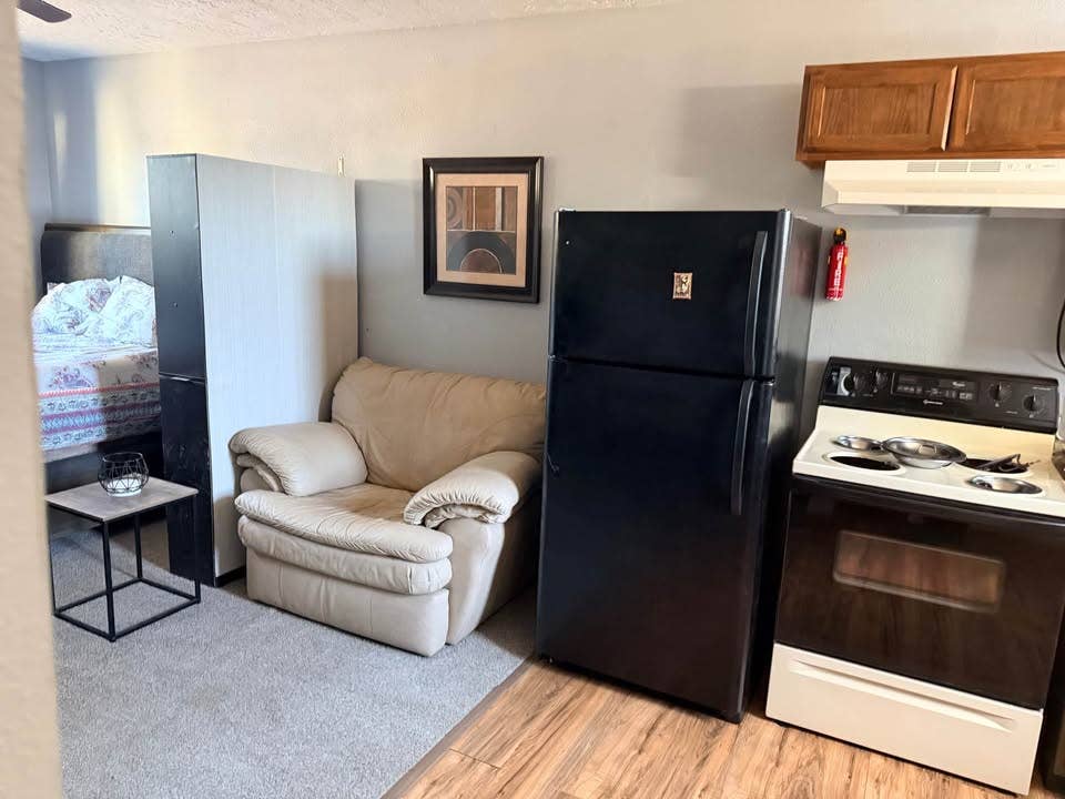 ADU Furnished Studio w/Utilities
