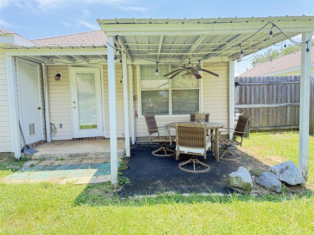 2 small rooms and bath in Fairhope