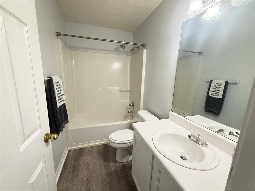 2 small rooms and bath in Fairhope