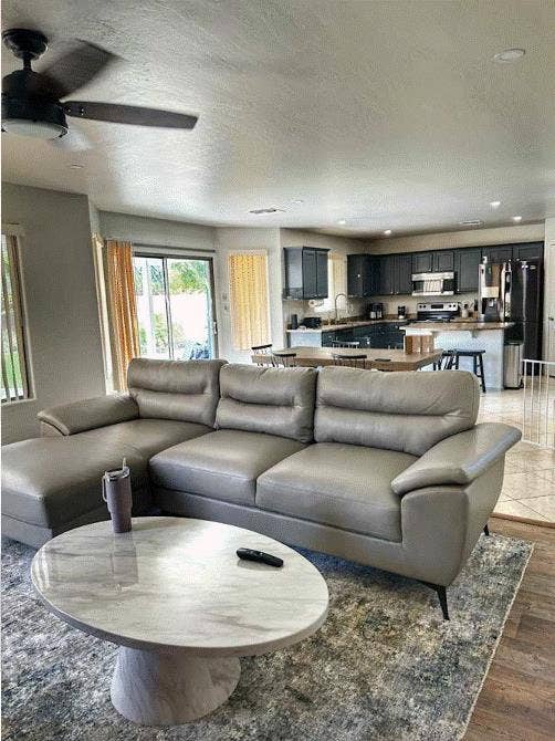 Master Suite - Utilities Included!!