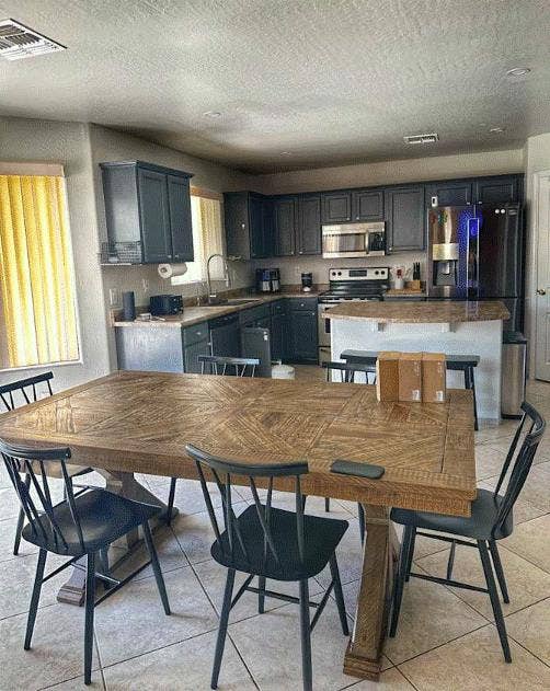 Master Suite - Utilities Included!!