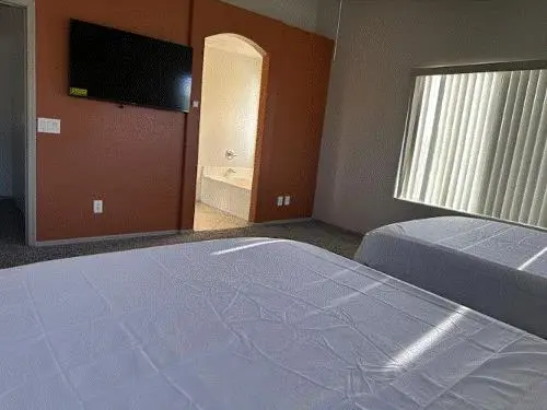 Master Suite - Utilities Included!!