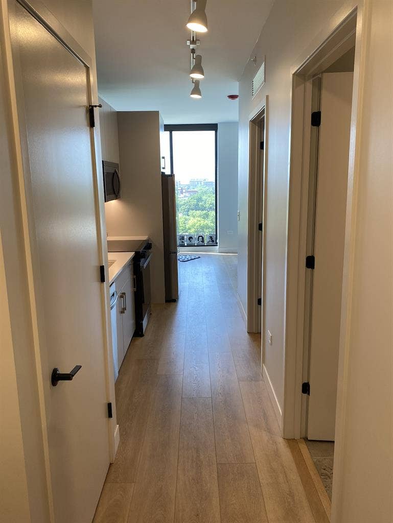 West Loop Studio | Available Now