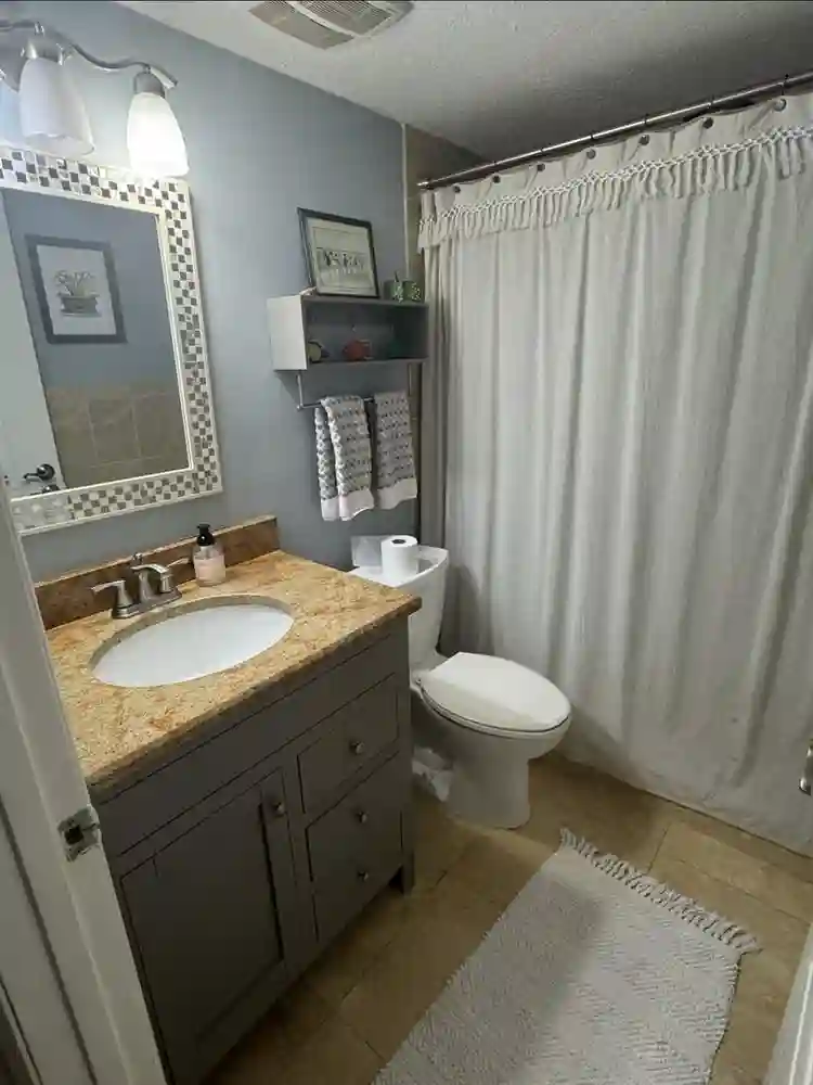 Great location! Furnished!