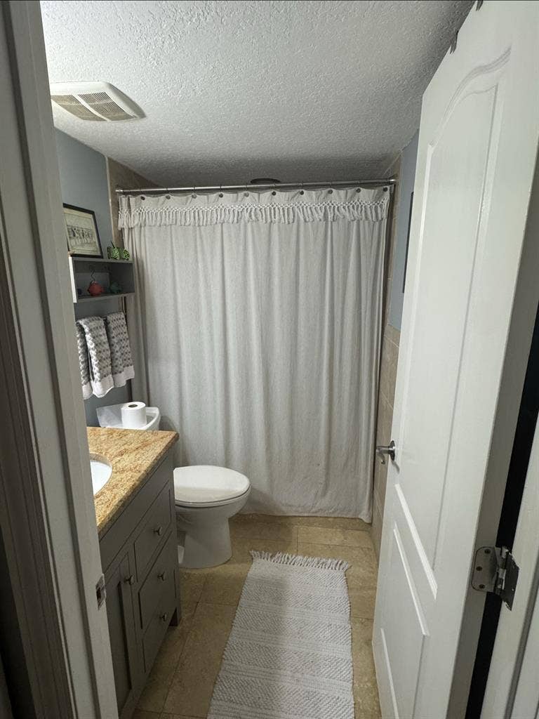 Great location! Furnished!