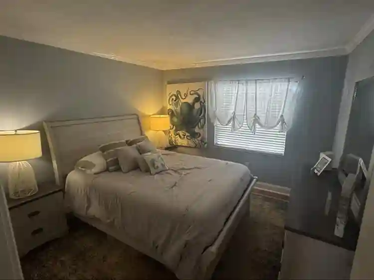 Great location! Furnished!