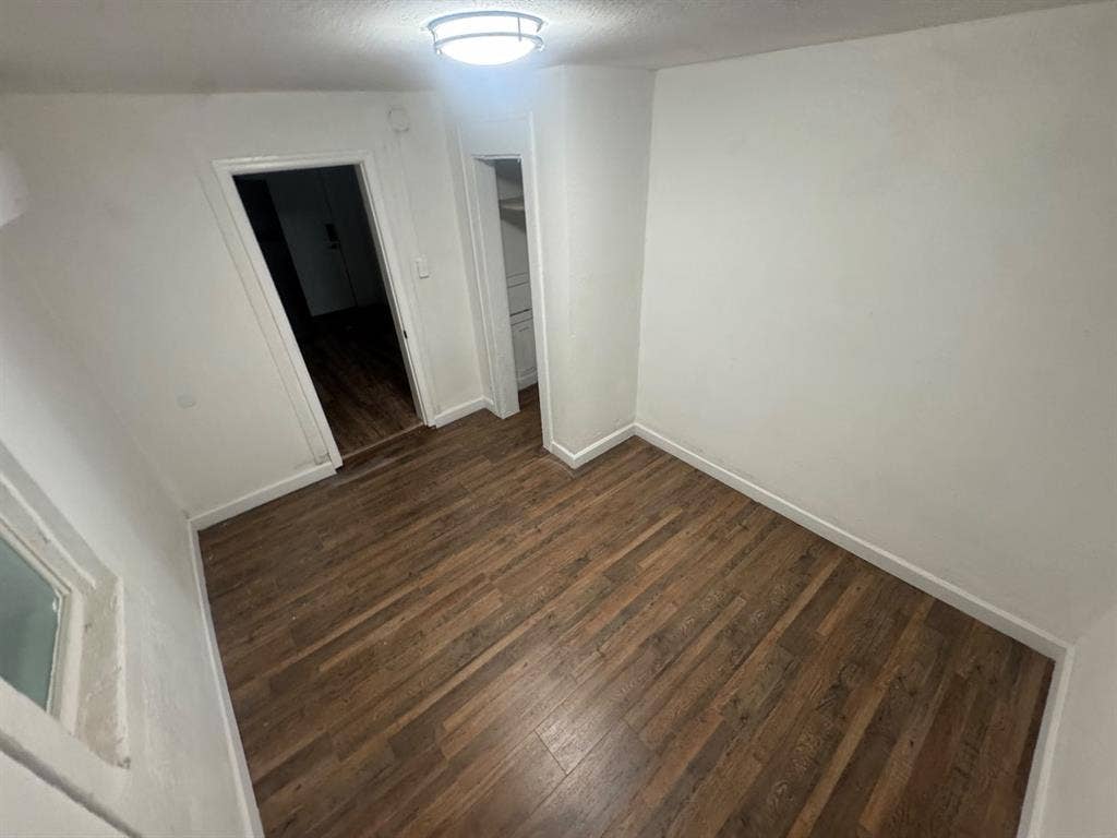 Rooms available in Miamii