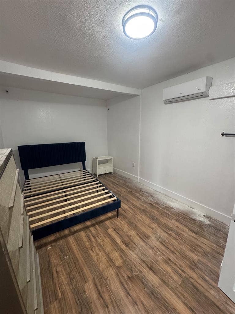 Rooms available in Miamii
