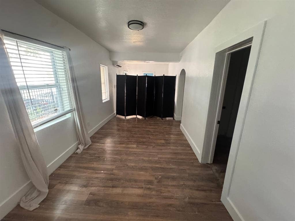 Rooms available in Miamii
