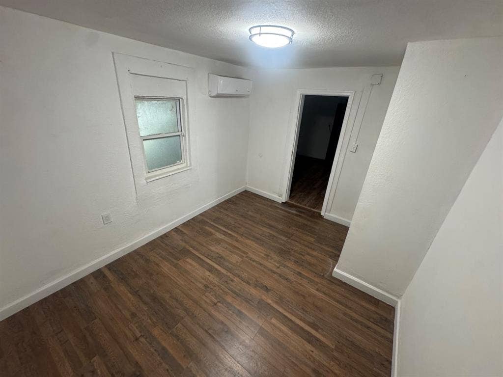 Rooms available in Miamii