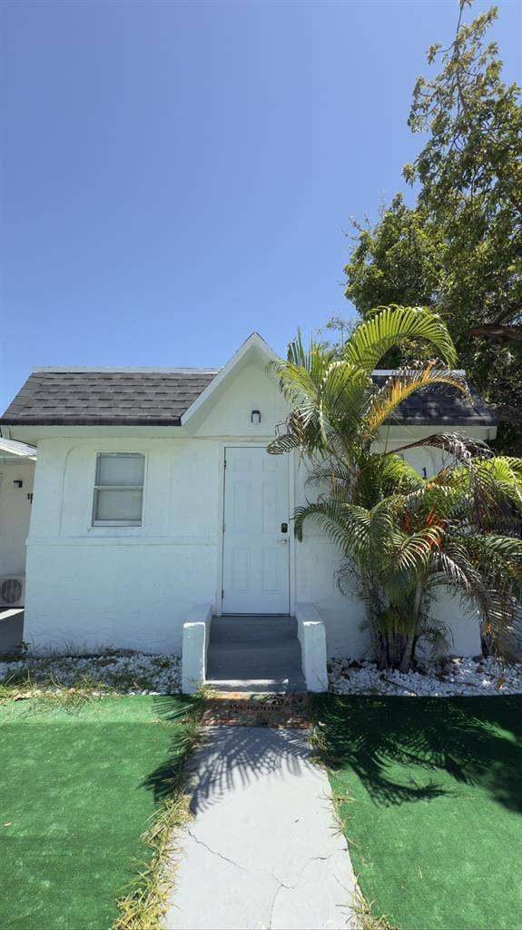 Rooms available in Miamii