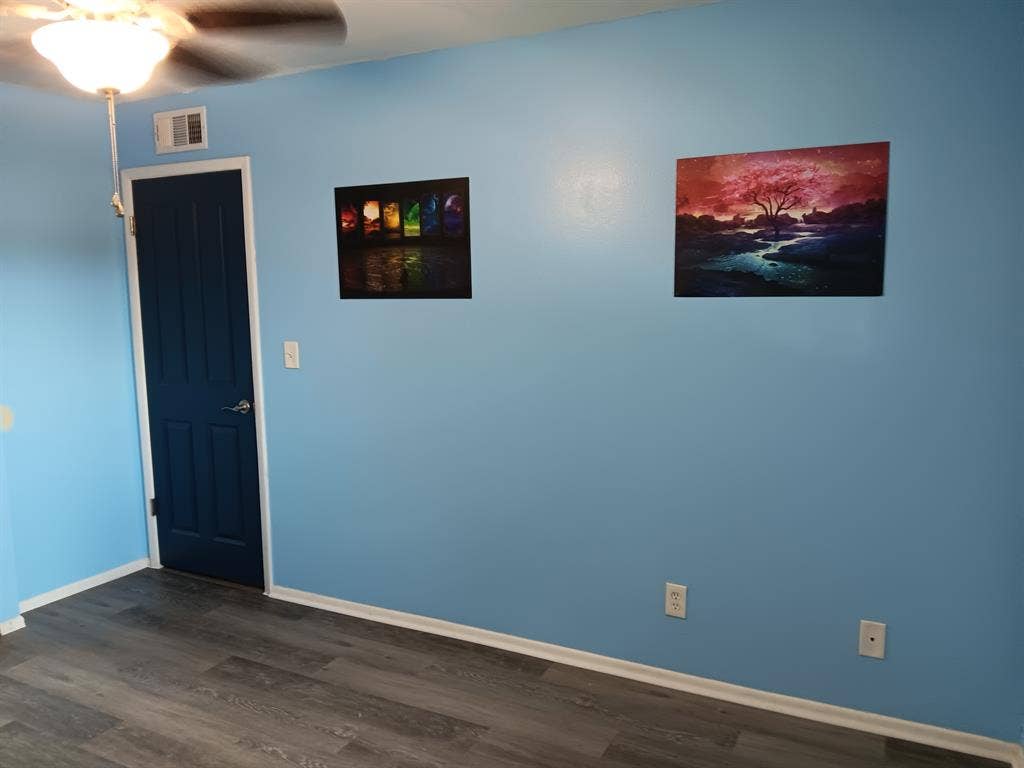 Room Available in Phoenix Condo