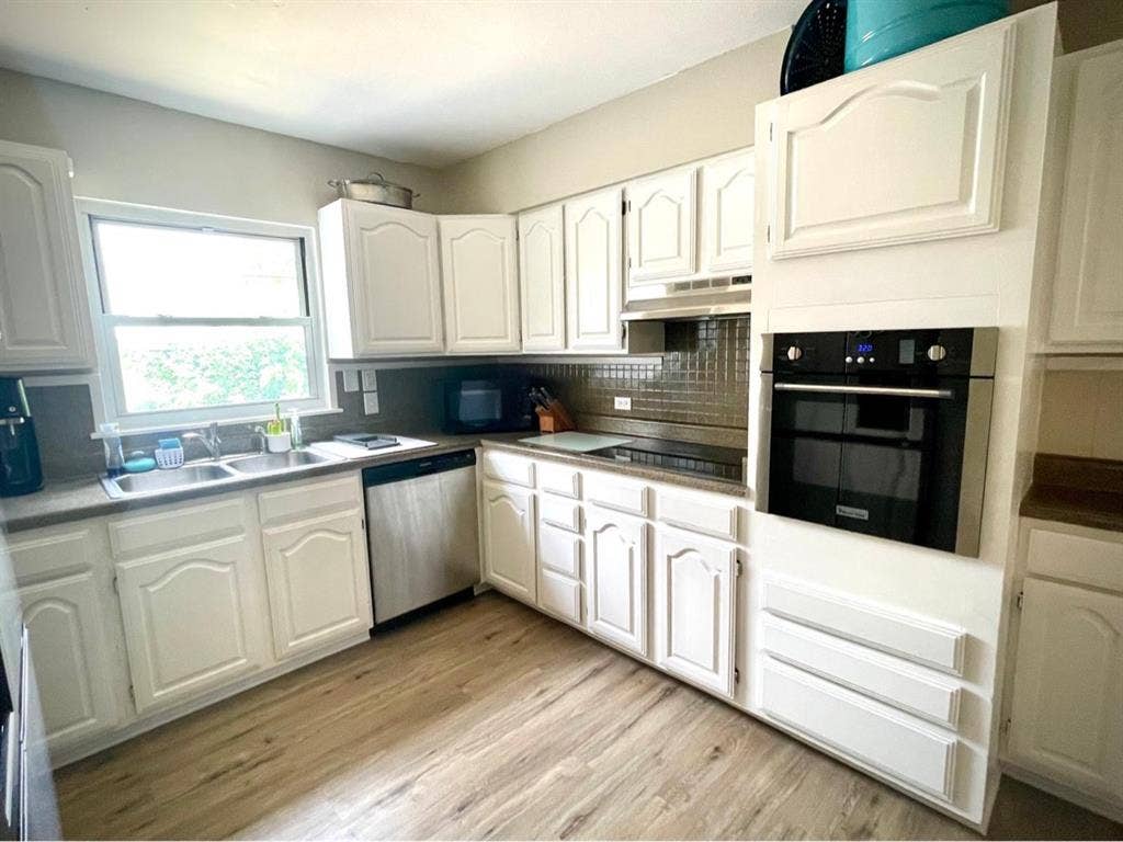 Pet friendly 2 Bedroom, 1 bath