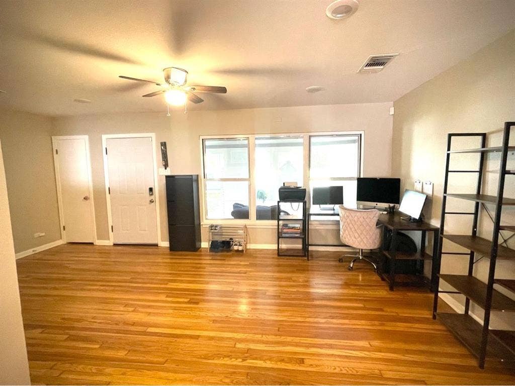 Pet friendly 2 Bedroom, 1 bath