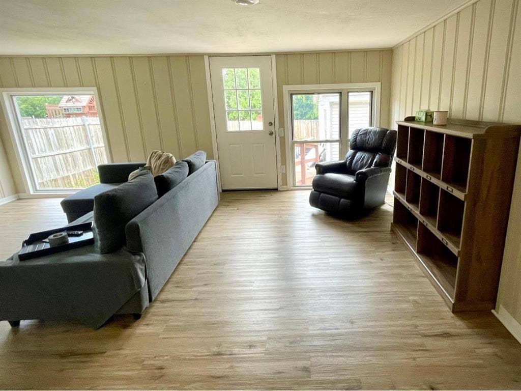Pet friendly 2 Bedroom, 1 bath
