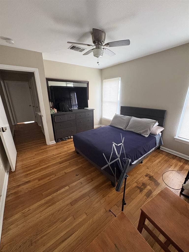 Pet friendly 2 Bedroom, 1 bath