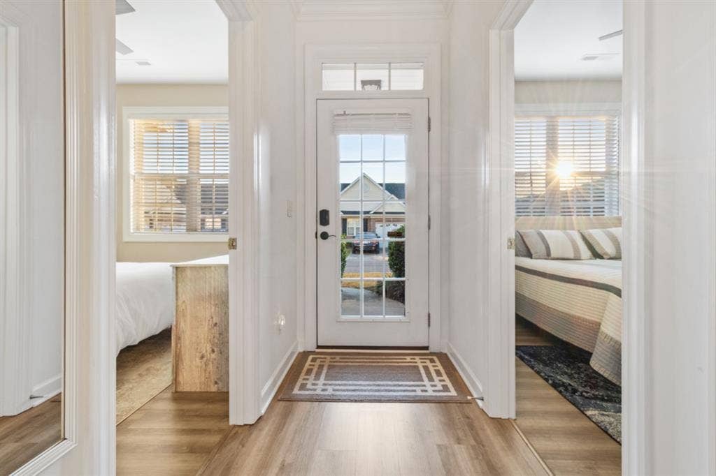 Cute townhouse with 3 bed/2 bath