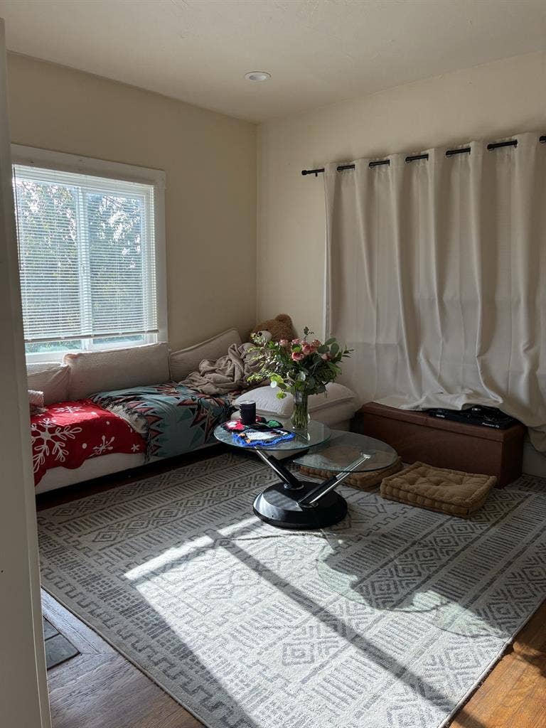 Looking for Clean and chill rm