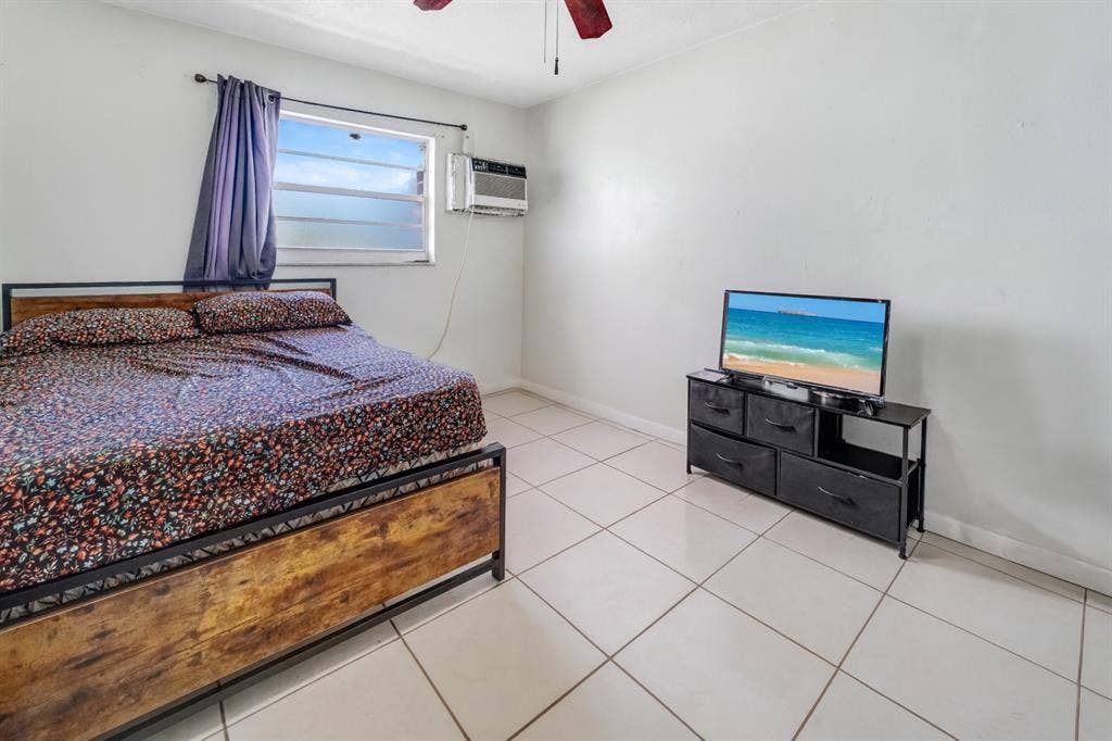 Room for Rent near Hialeah Metro