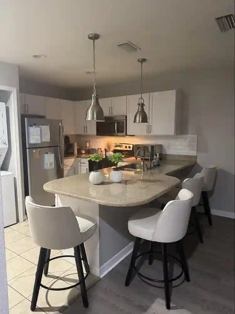 Apollo Beach - Share Apt