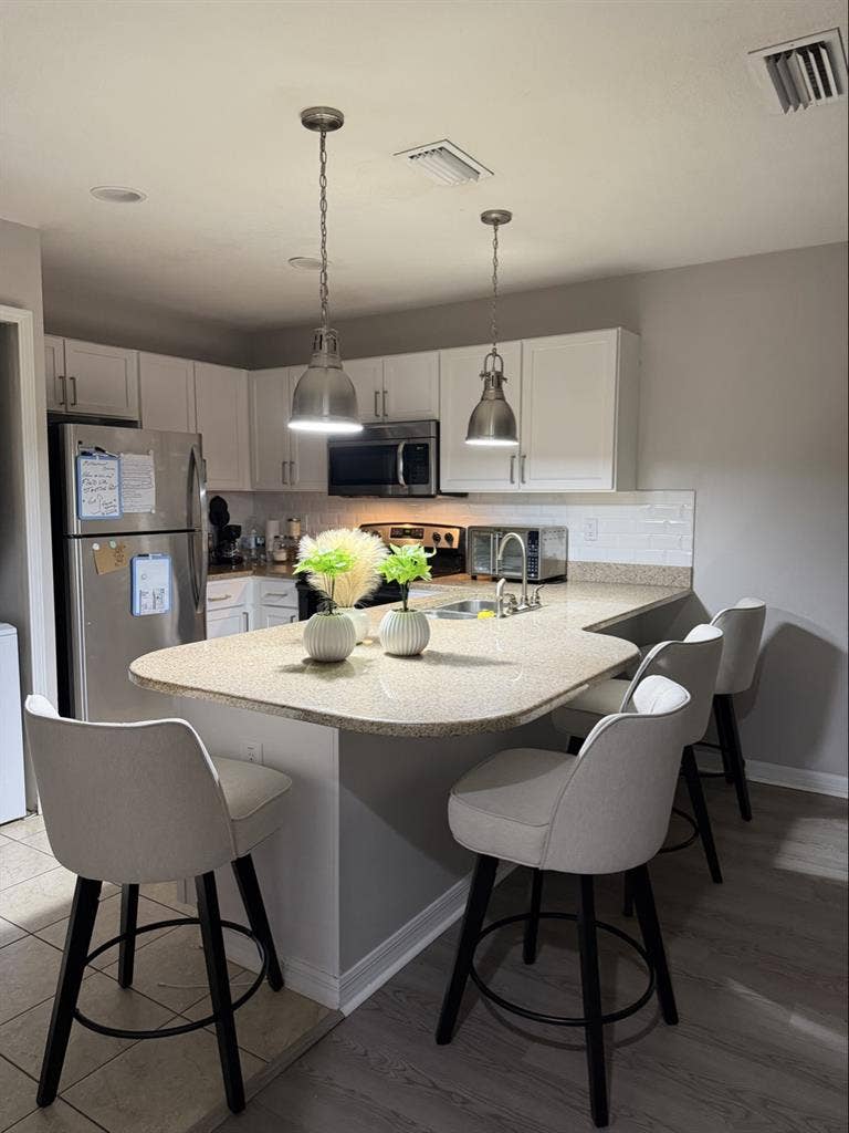 Apollo Beach - Share Apt