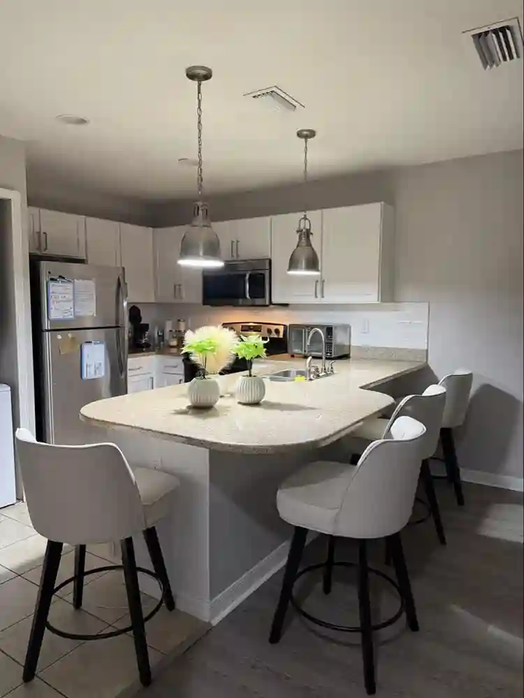 Apollo Beach - Share Apt