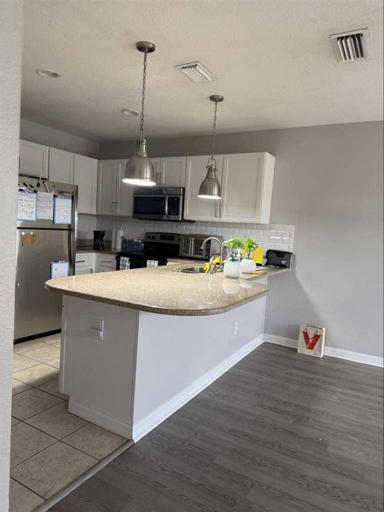 Apollo Beach - Share Apt