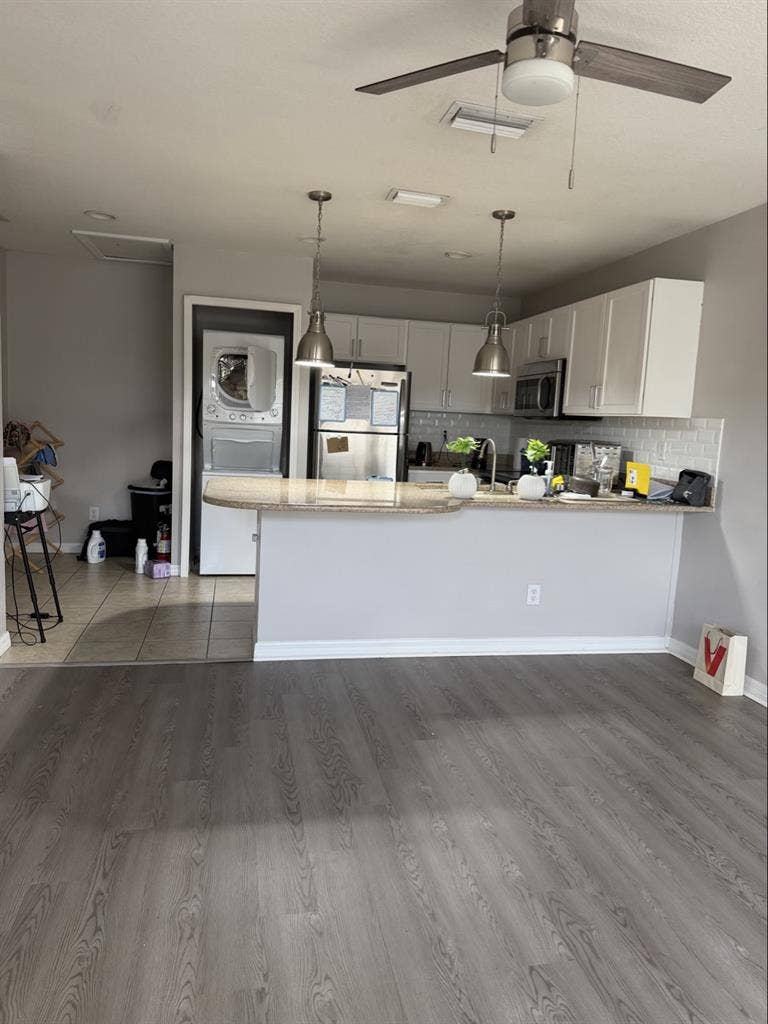 Apollo Beach - Share Apt