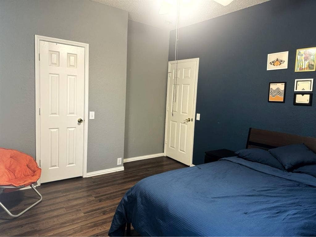 LOOKING FOR ROOMMATE!
