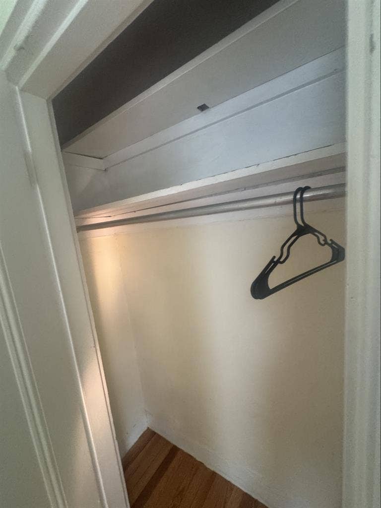 Cozy Room by Brookline Hills T stop