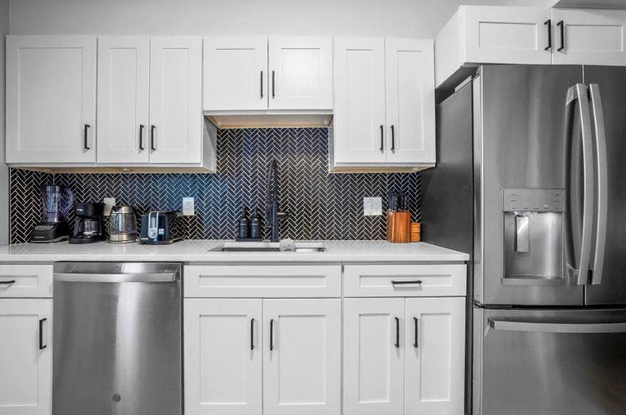 Newly Renovated 7BR 3 Bath