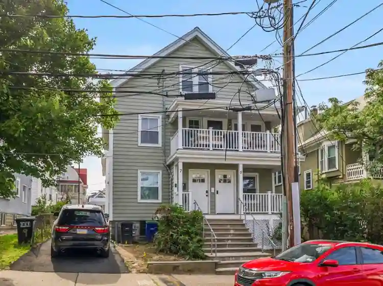 Newly Renovated 7BR 3 Bath