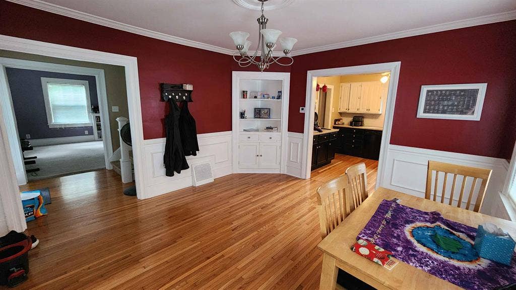 Room available near Millikin