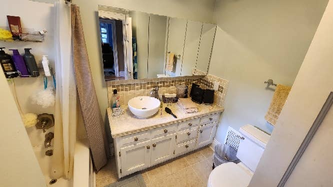 Room available near Millikin