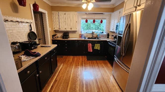 Room available near Millikin